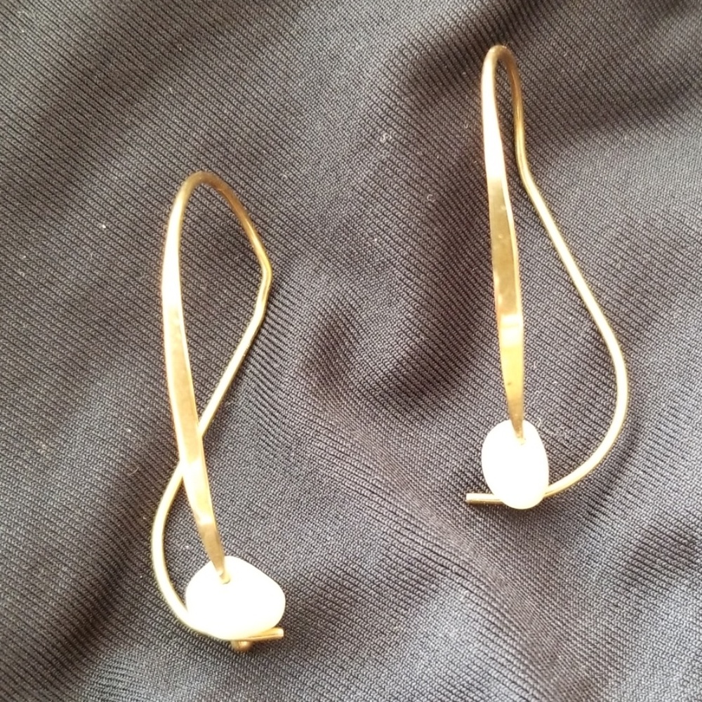 14kt Gold Pearl Earrings